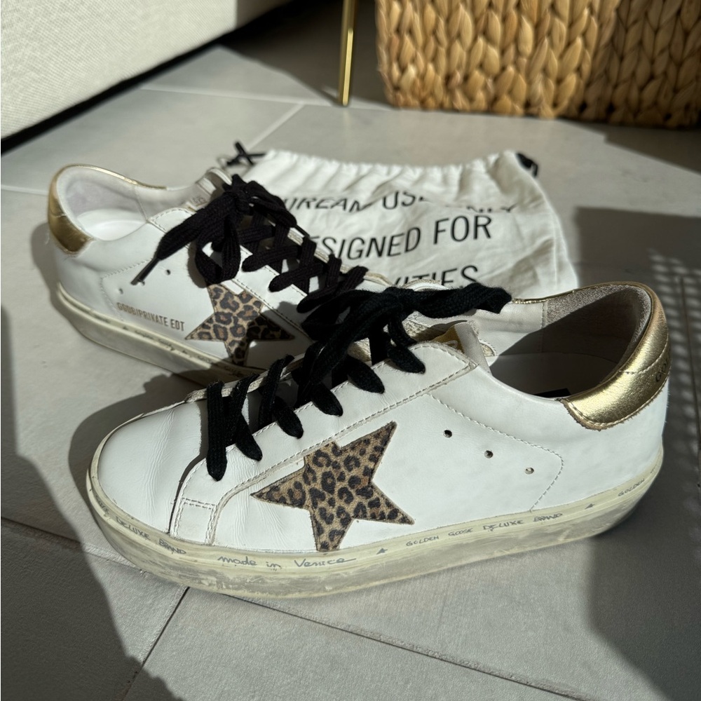 Golden Goose Women's White and Gold Hi Star